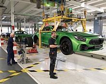 Die Themenführungen 2019 im Mercedes-Benz Werk Sindelfingen bieten auch einen exklusiven Einblick in die Mercedes-AMG GT-Montage.